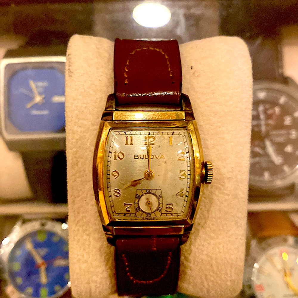 Vintage Bulova w/Chanel strap. Ref. 4454536